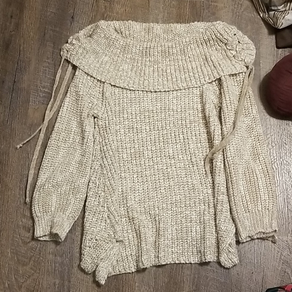 Quarter sleeve sweater - Picture 2 of 2